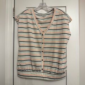👚 LOFT Striped V-Neck Tee – Size L